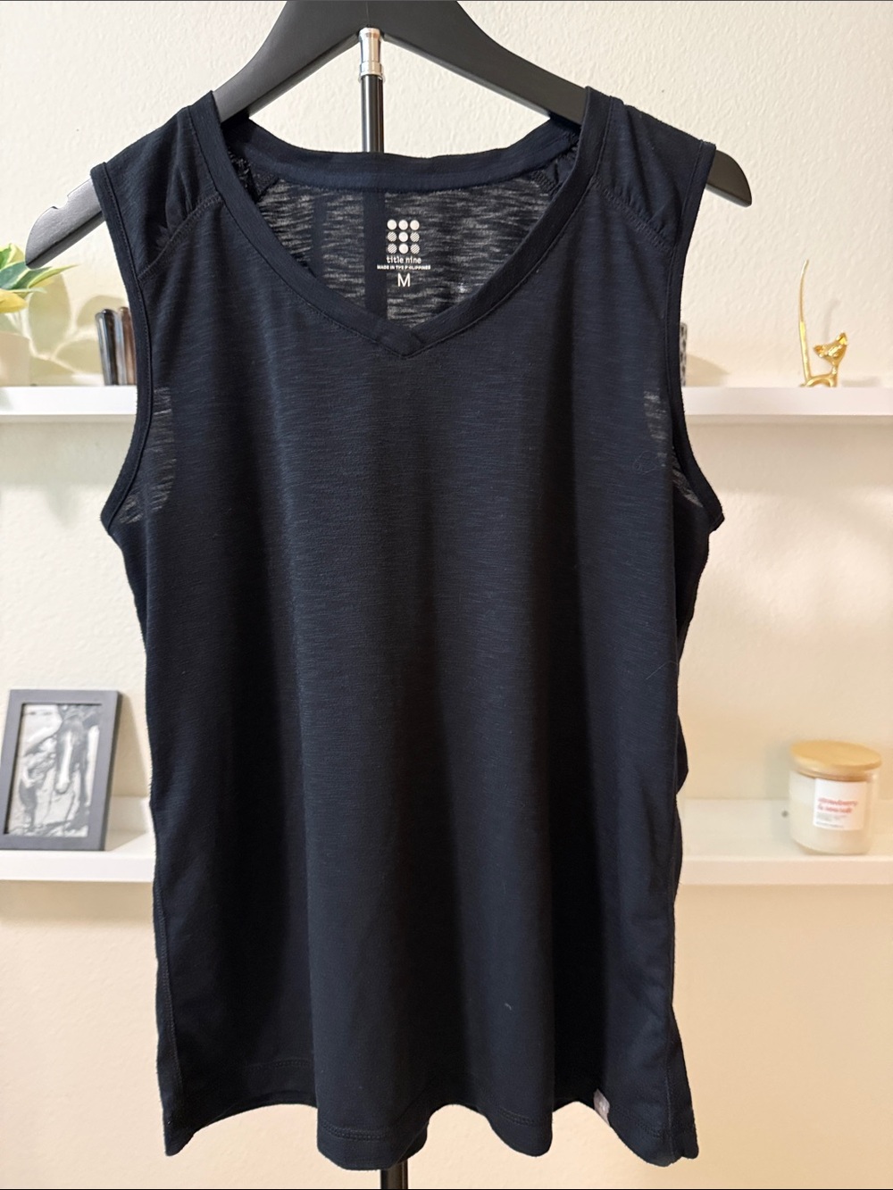 Title Nine Black V-Neck Athletic Tank Sz M